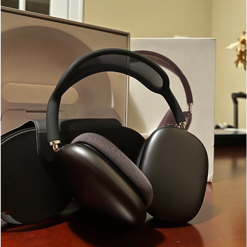 Apple AirPod maxes black/silver.